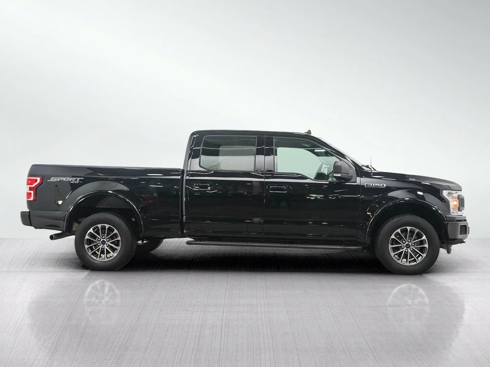 Used 2019  Ford xlt image 6