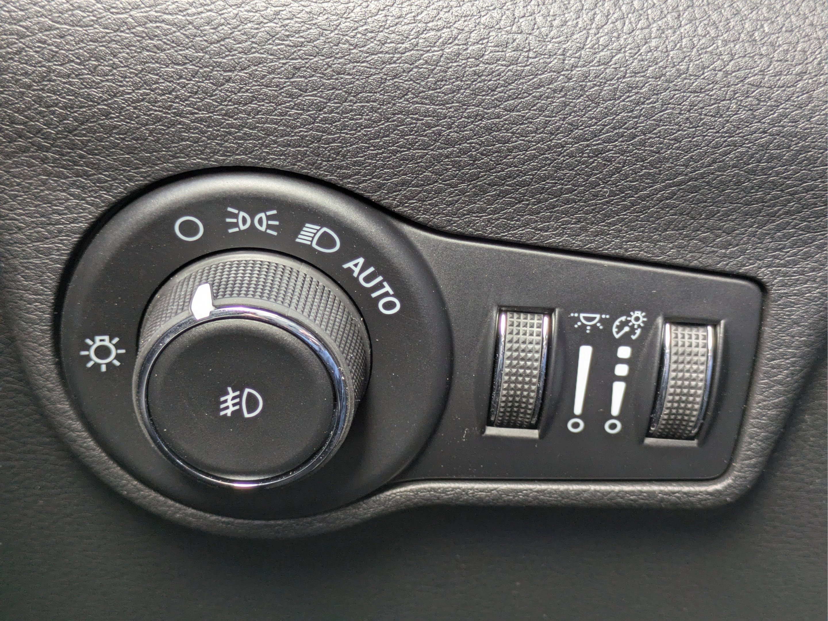 New 2026 Joose (DISC) Jeep Latitude Altitude image 27