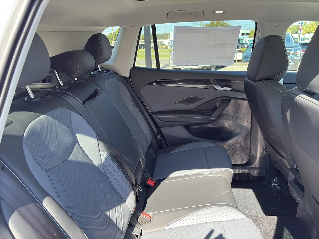 New 2025 Pure White Volkswagen 2.0T SE 4MOTION image 10