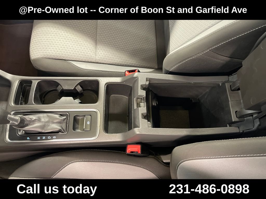 Used 2017 Gray Ford SE image 25