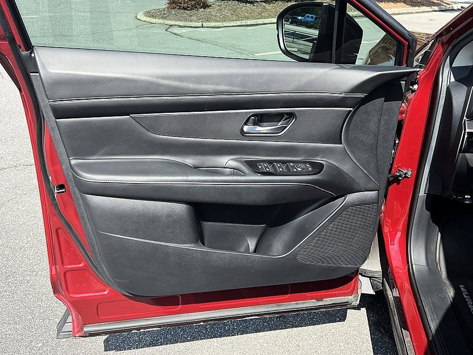 Used 2025 Scarlet Ember Tintcoat Nissan SV image 19