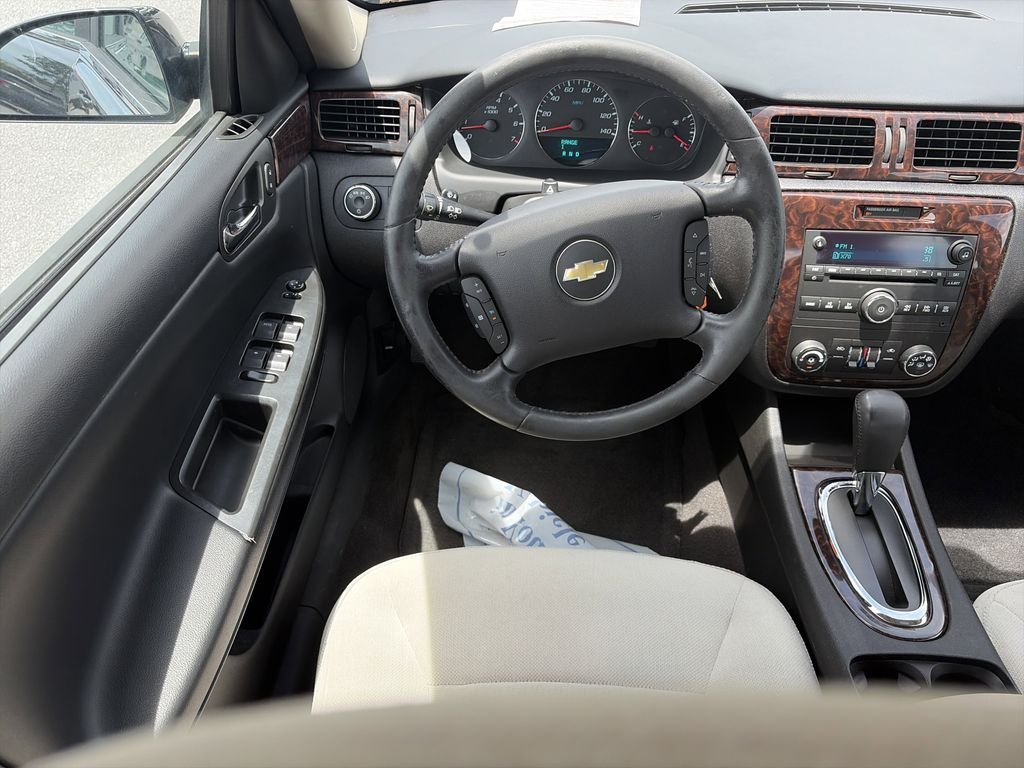 Used 2013 Gray Chevrolet LT image 15