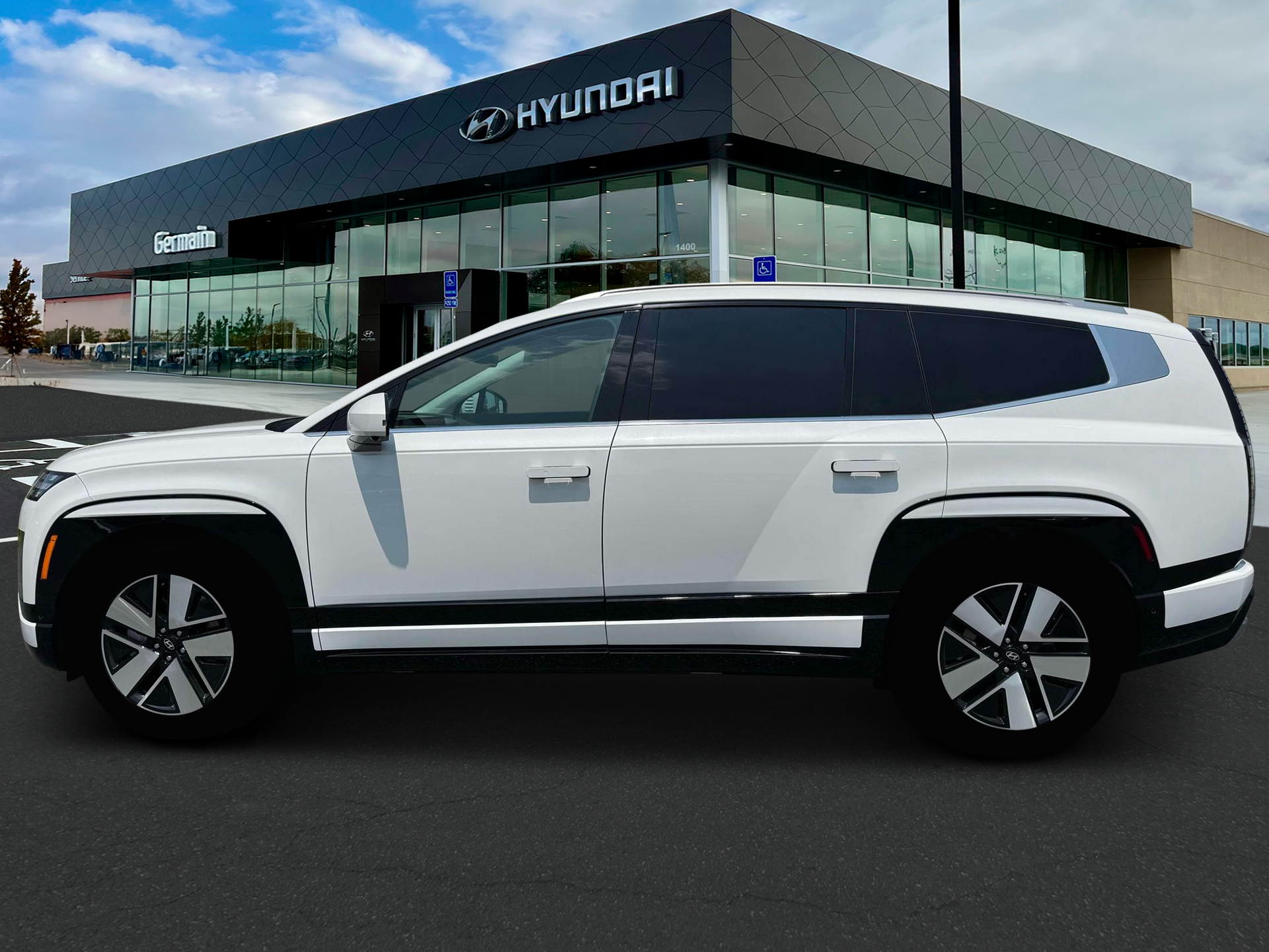 New 2026 Snow White Pearl Hyundai SEL image 3