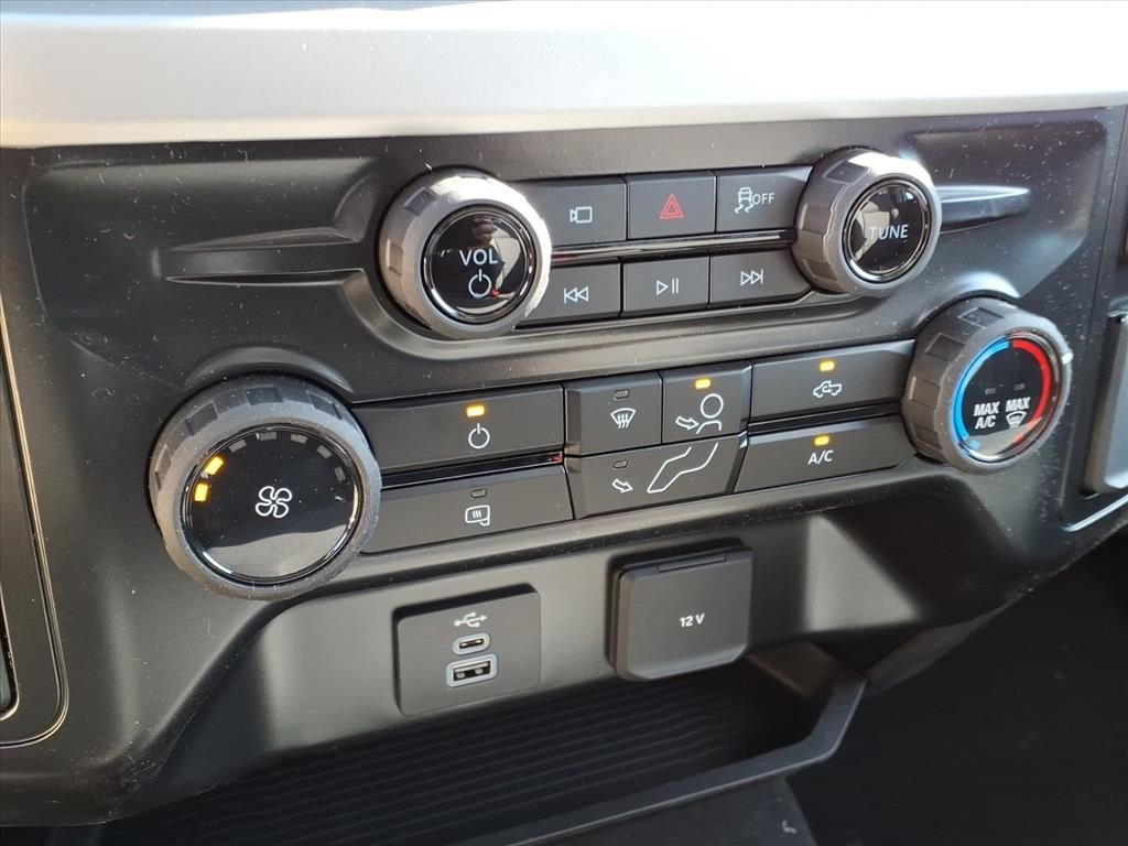 New 2026 Oxford White Ford F-350® XL image 19