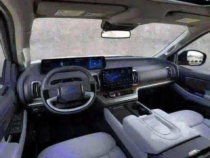 New 2025 Star White Ford Platinum image 14