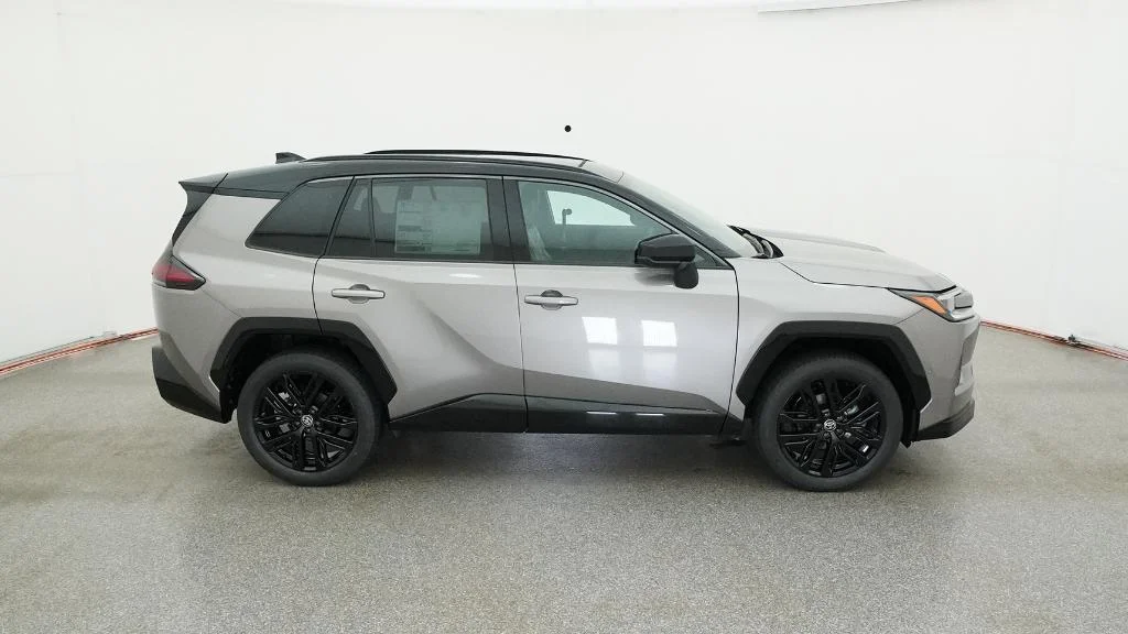 New 2026 Meteor Shower with Midnight Black Metallic roof Toyota XSE image 28