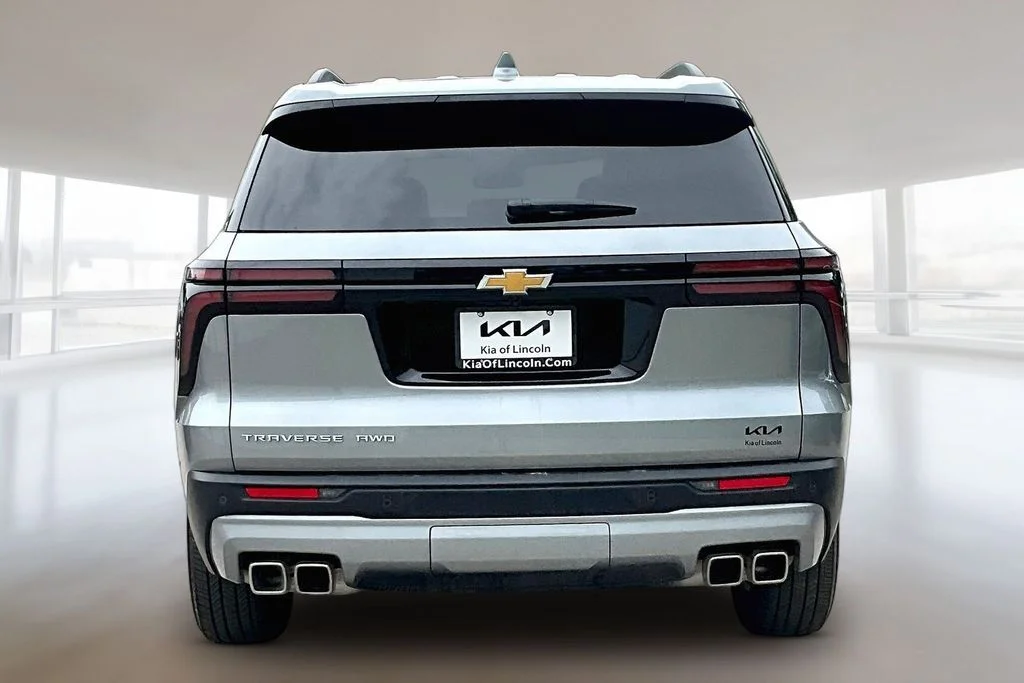 Used 2025 Sterling Gray Metallic Chevrolet LT image 5