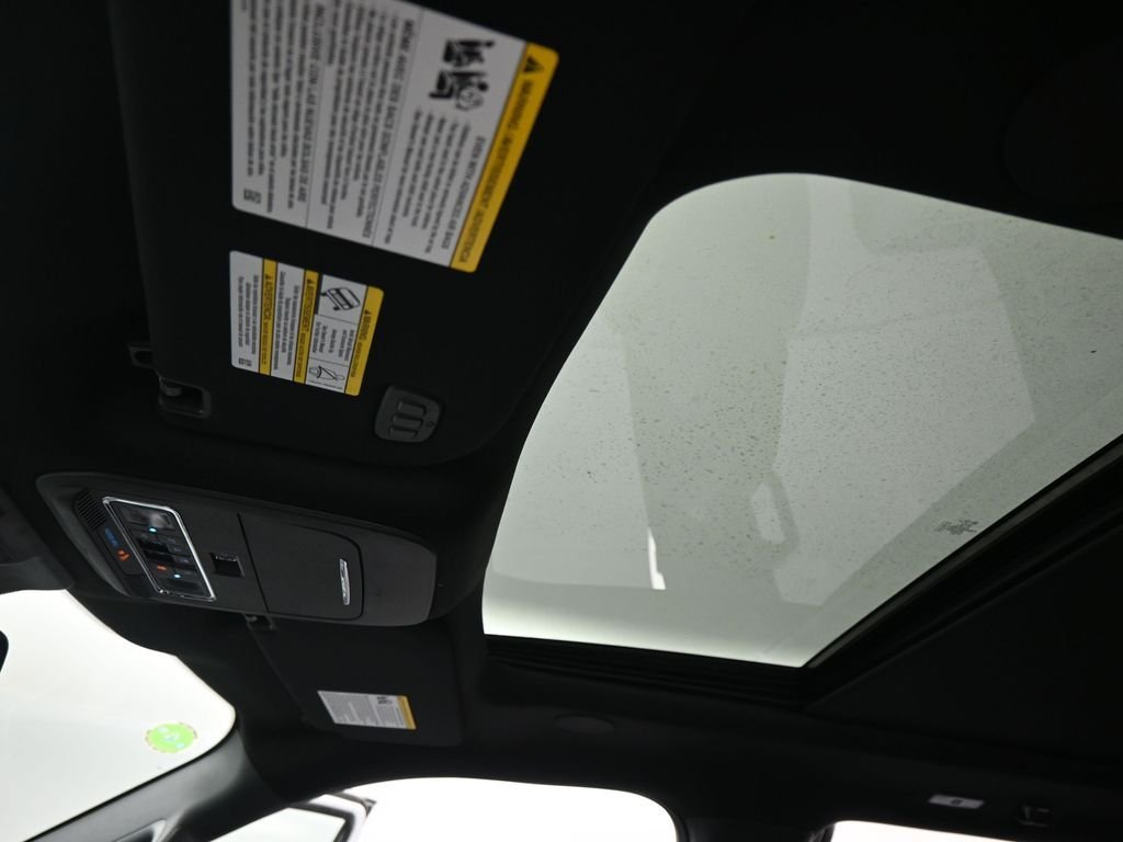 New 2025 Oxford White Ford Lariat image 20
