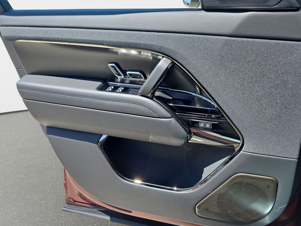 New 2025 Sunrise Copper Satin Land Rover SV image 28