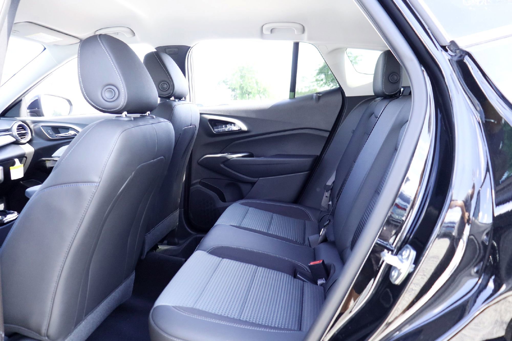2026 Chevrolet Trax LT - Photo 17