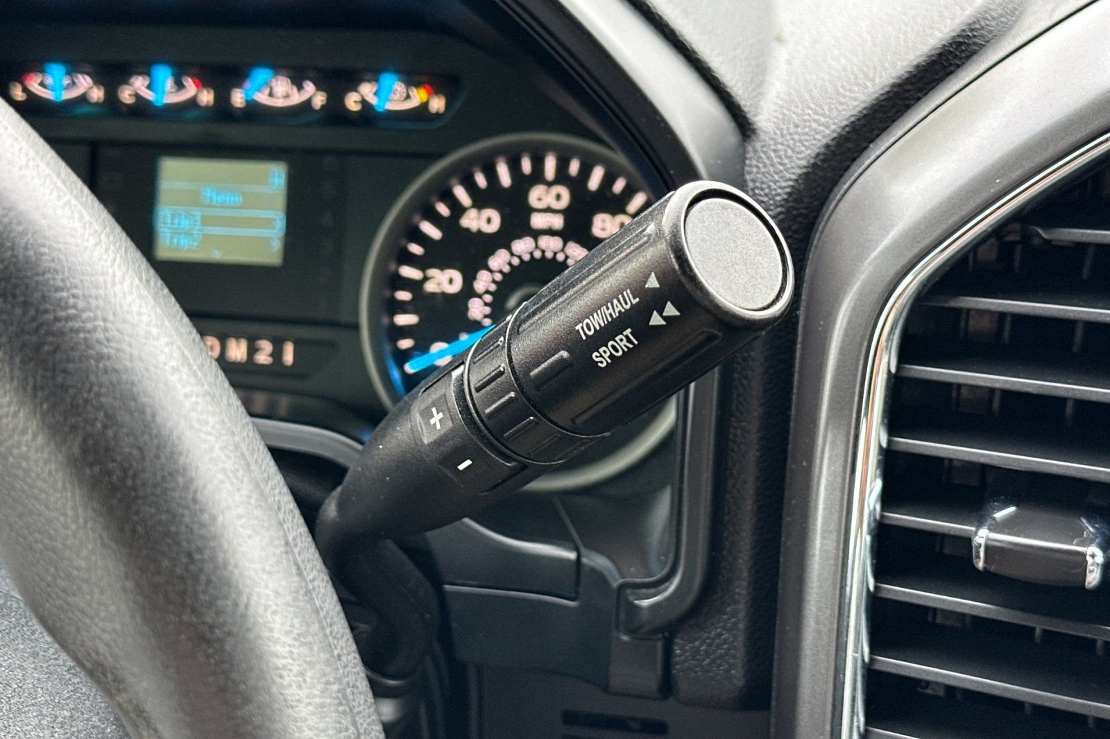 Used 2015  Ford XLT image 19