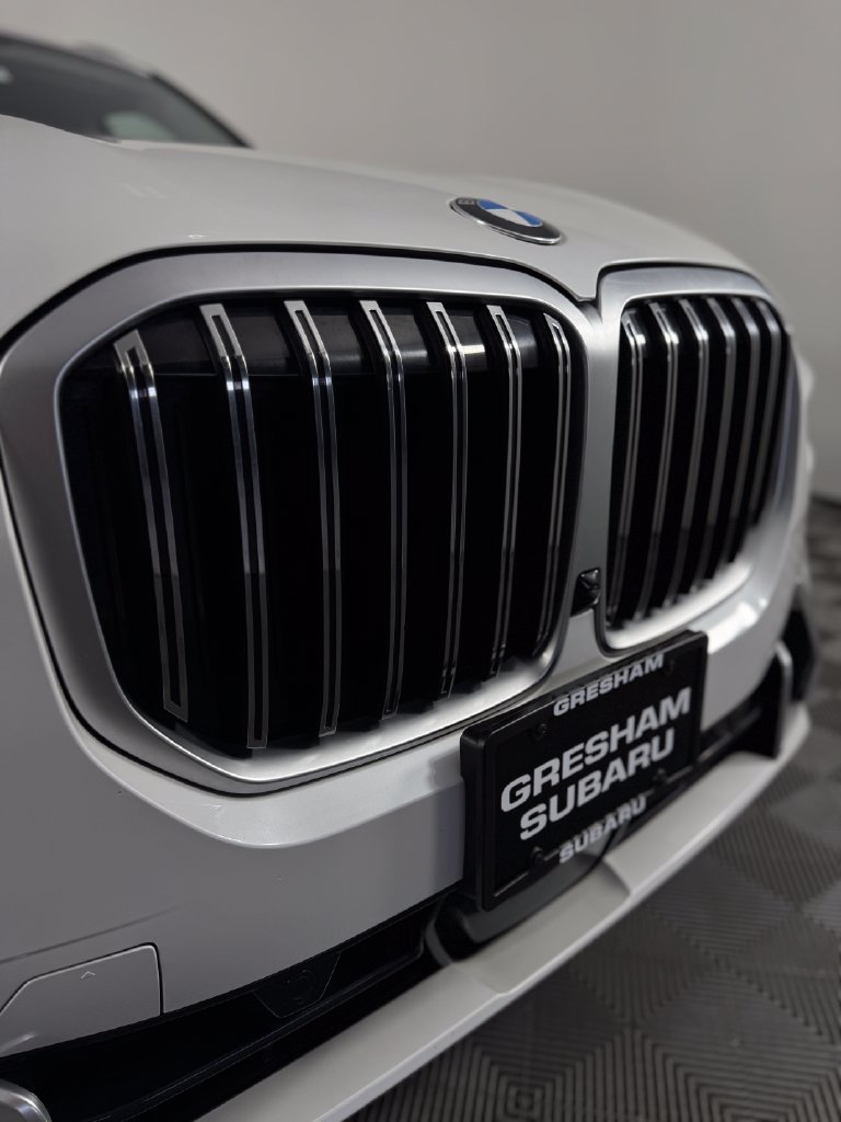 Used 2023 White Metallic BMW xDrive40i image 53