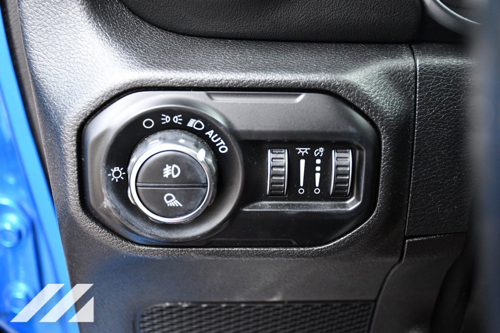 Used 2021 Blue Jeep Overland image 15