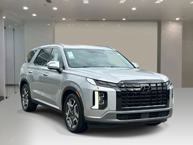 Used 2023 Silver Hyundai SEL image 7