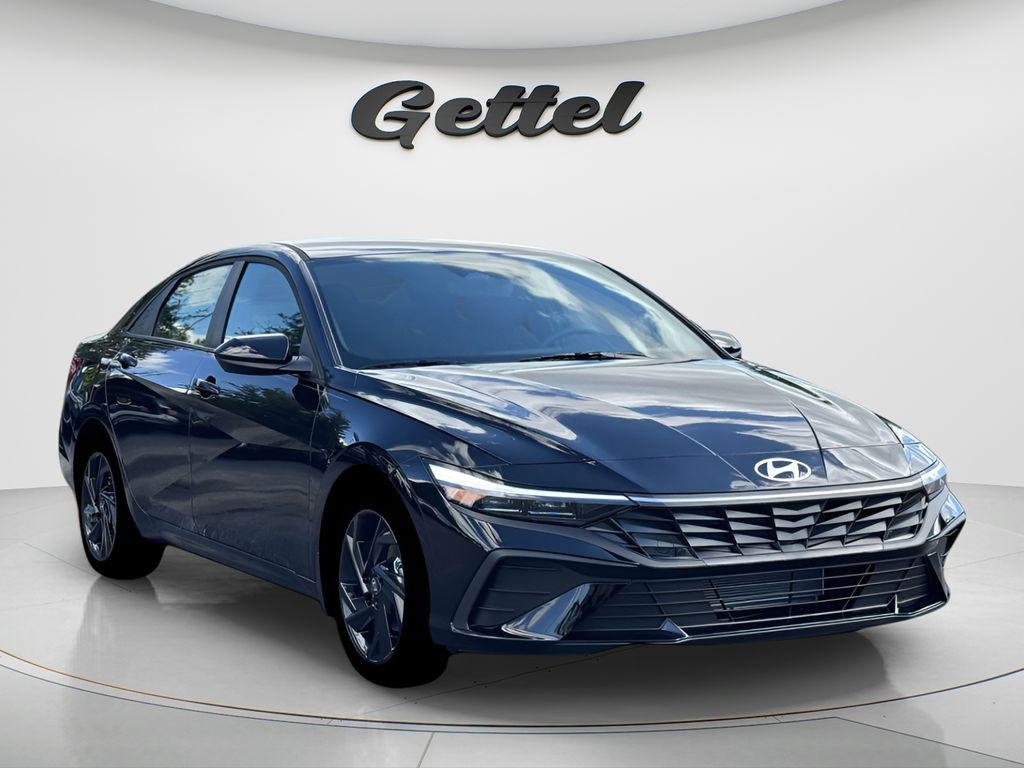 New 2026 Black Hyundai SEL Sport image 4