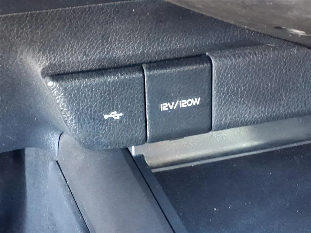 2024 Toyota Camry SE - Photo 12