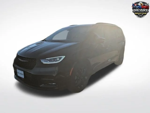 2026 Chrysler Pacifica Limited AWD's photo