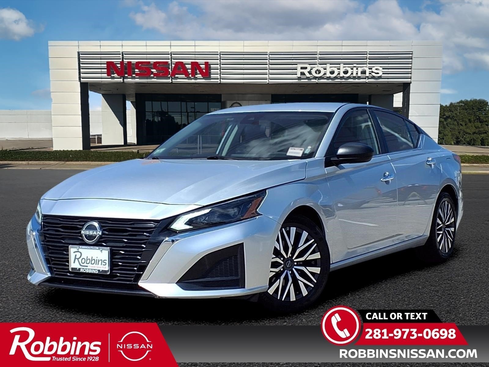 2024 Nissan Altima 2.5 SV Silver at Robbins Nissan