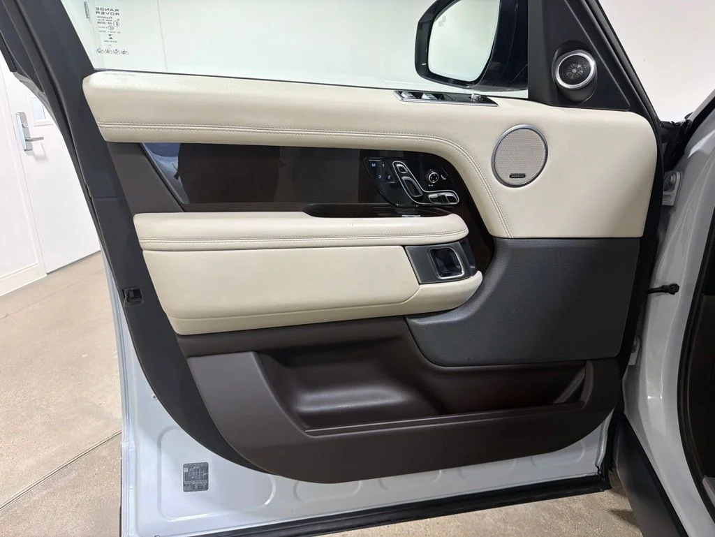 Used 2020  Land Rover HSE image 9