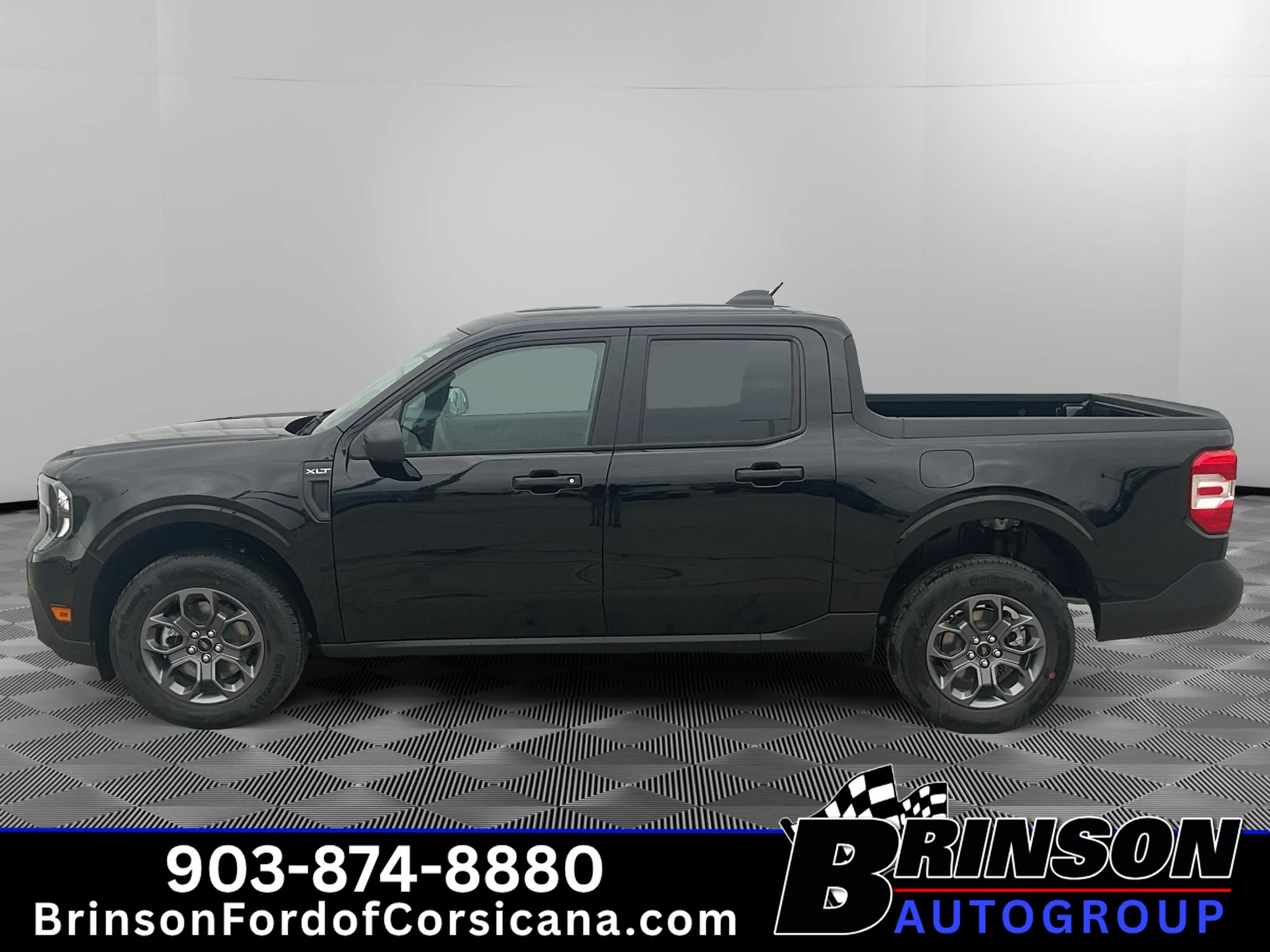 New 2026 Shadow Black Ford XLT image 3
