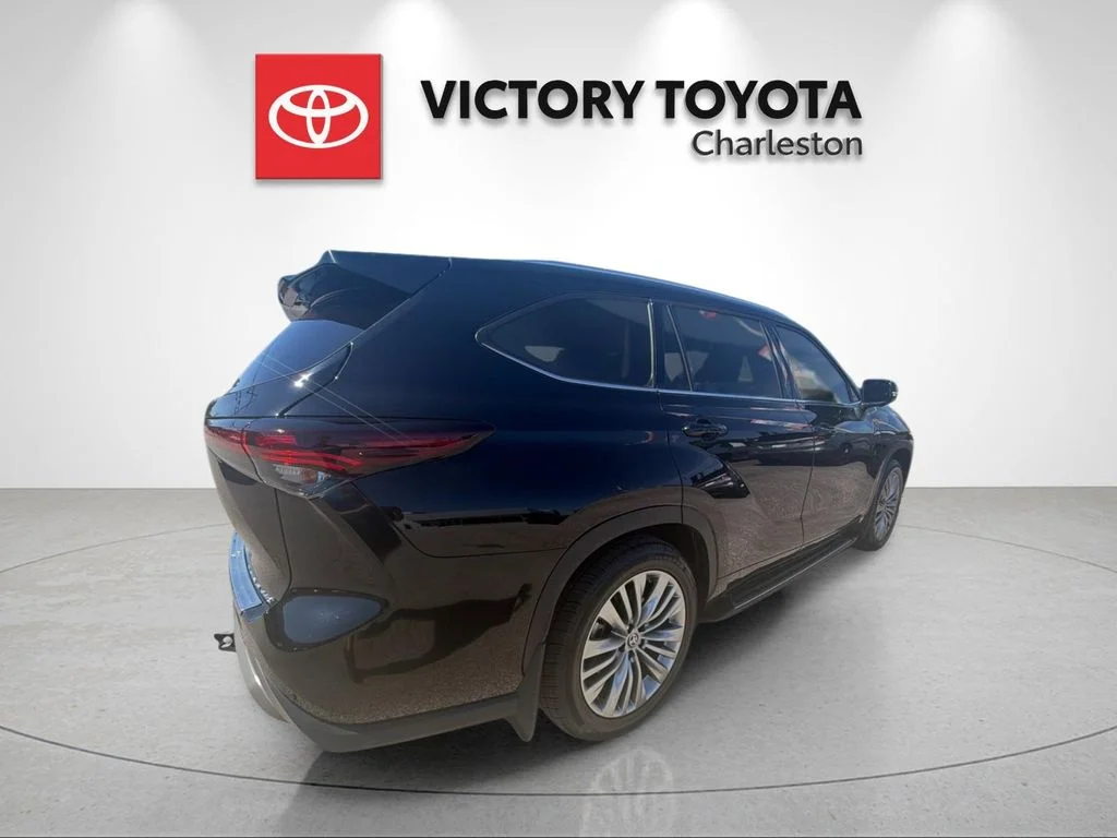Used 2025 Black Toyota Platinum image 7