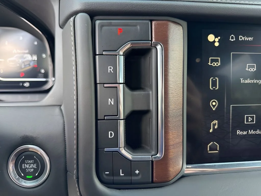Used 2023 White Frost Tricoat GMC Denali Ultimate image 20