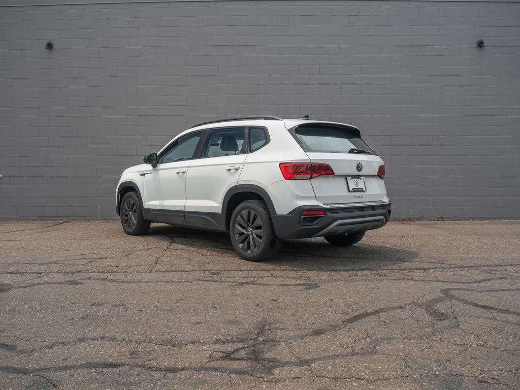 Used 2023 White Volkswagen 1.5T S image 3