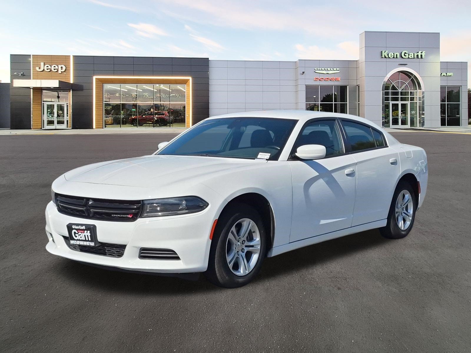 Certified Used 2022 White Knuckle Clearcoat Dodge SXT image 9