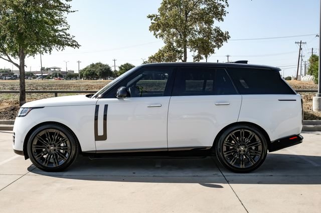 Used 2022 Fuji White Land Rover SE image 14