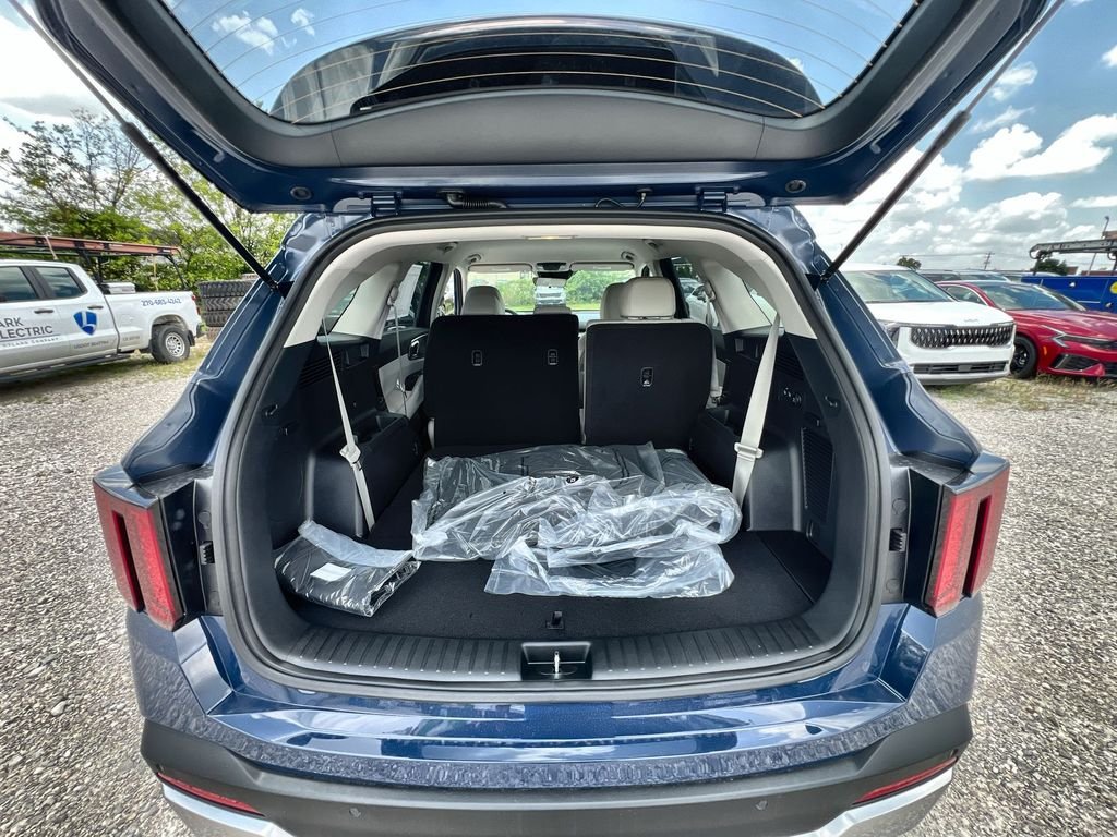 New 2026 Black Kia S image 23