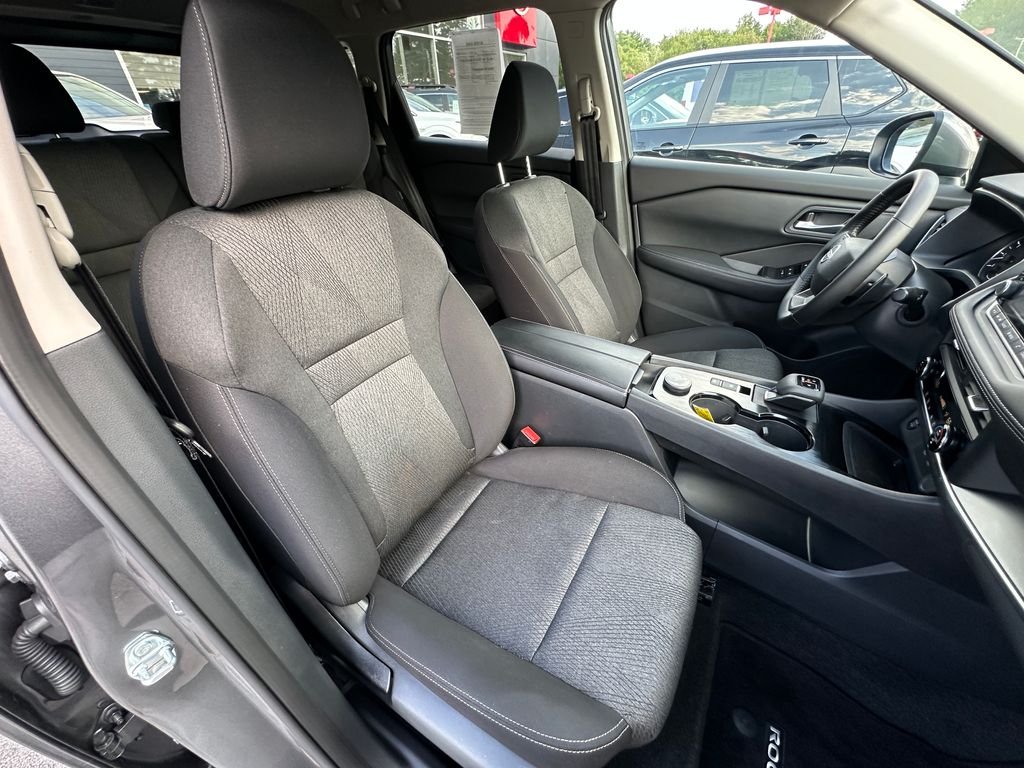 Used 2025 Gray Nissan SV image 21