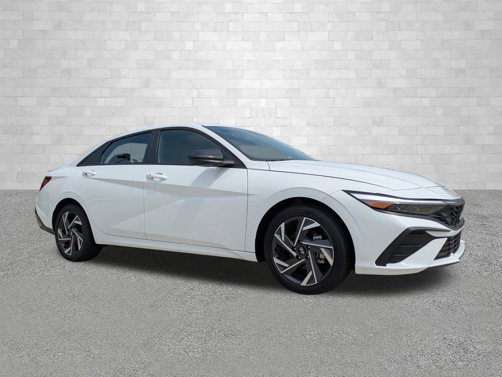 Used 2025 Serenity White Hyundai SEL SPORT image 1