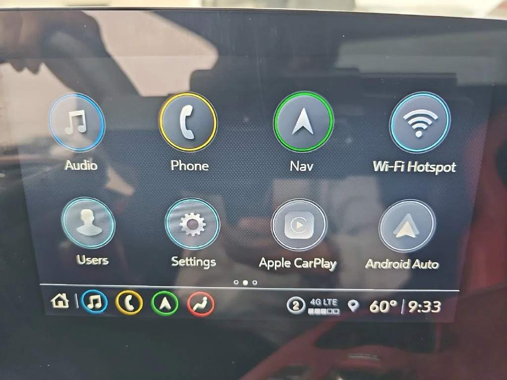Used 2022 White Chevrolet Stingray image 21