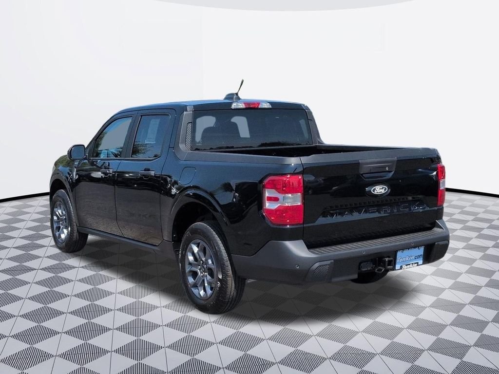 New 2026 Black Ford XLT image 3