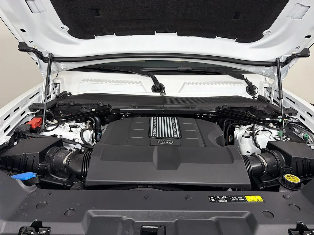 New 2026 Fuji White Land Rover V8 image 32