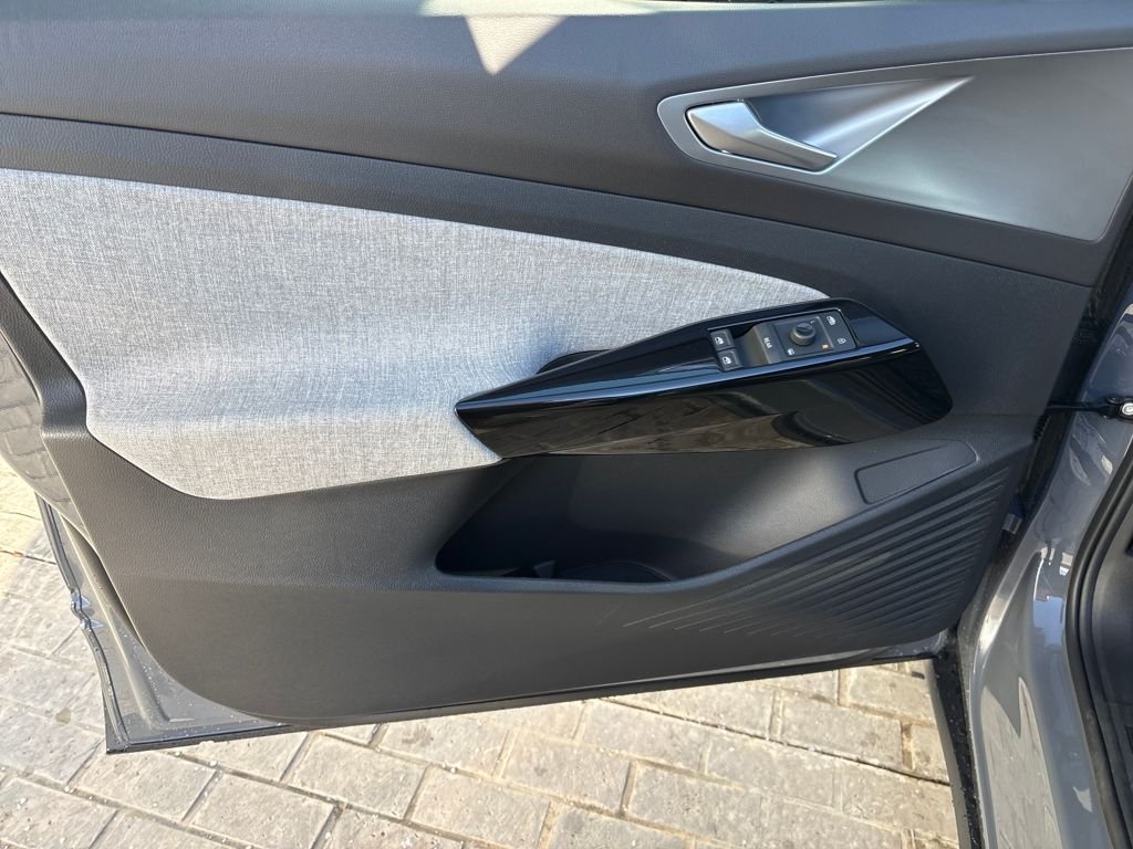 New 2026 Pure Gray Volkswagen Pro image 10
