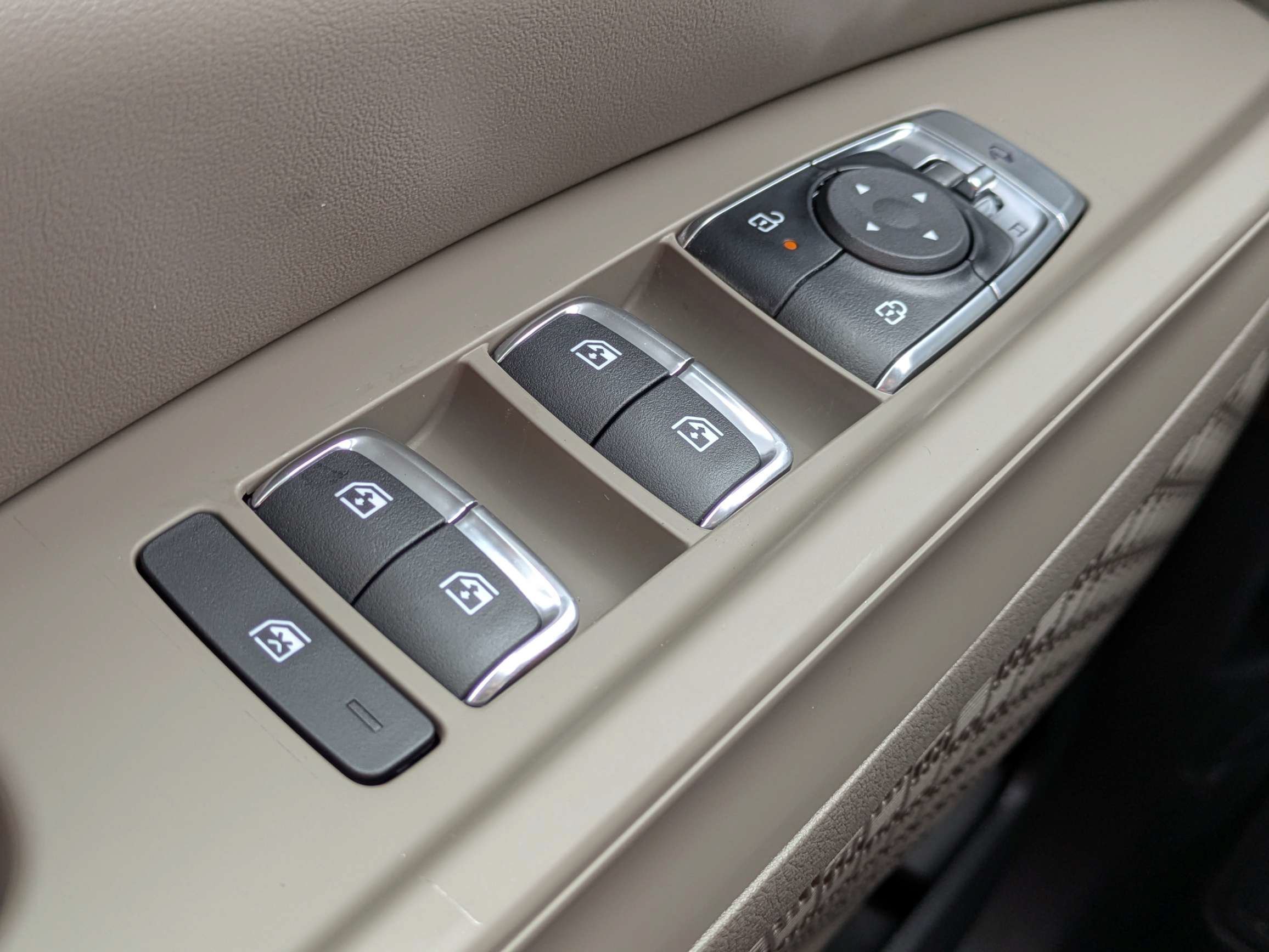 New 2026 Snow White Pearl Kia EX image 31