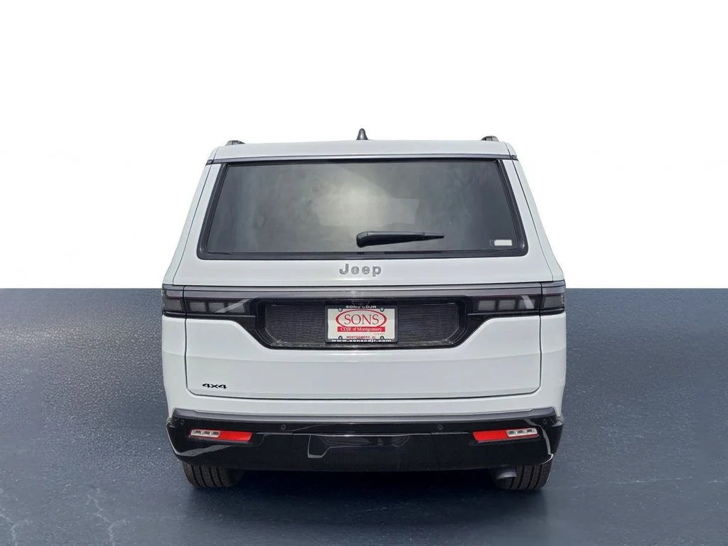 New 2026 Bright White Clear-Coat Exterior Paint Jeep Limited Reserve image 10