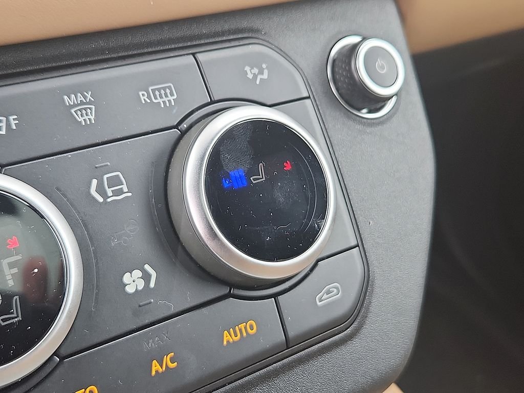 2025 Land Rover Defender X-Dynamic SE - Photo 26