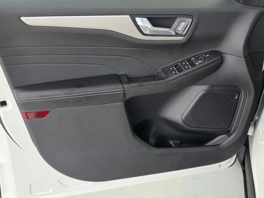 Used 2022 White Ford SEL image 37
