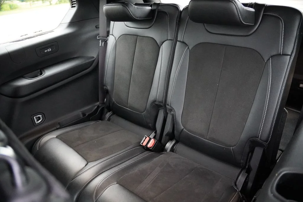 Certified Used 2023 Silver Jeep Altitude image 18