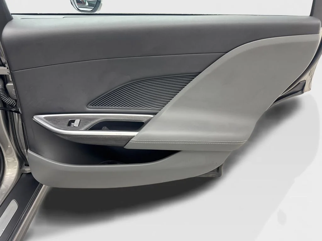 Used 2024 Silver Lucid Touring image 41