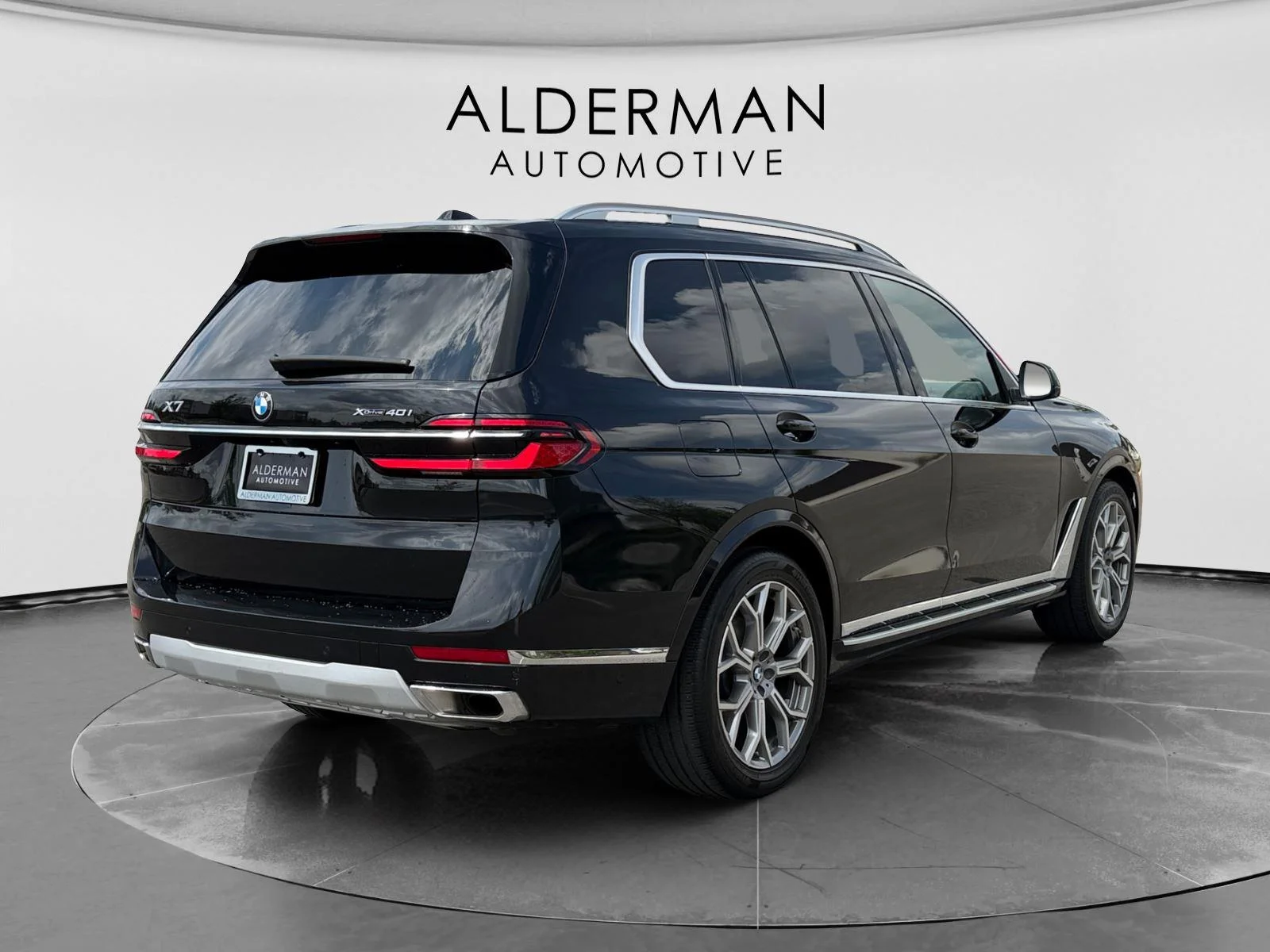 Used 2023 Black Sapphire Metallic BMW xDrive40i image 6