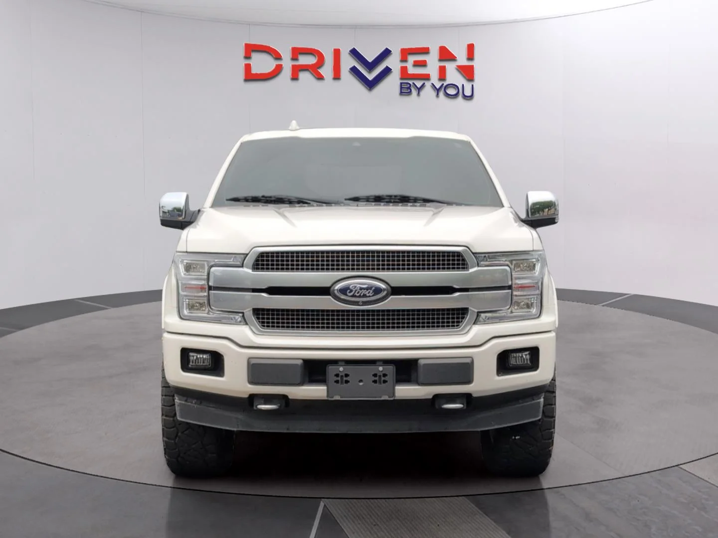 Used 2018 White Platinum Metallic Tri-Coat Ford Platinum image 8