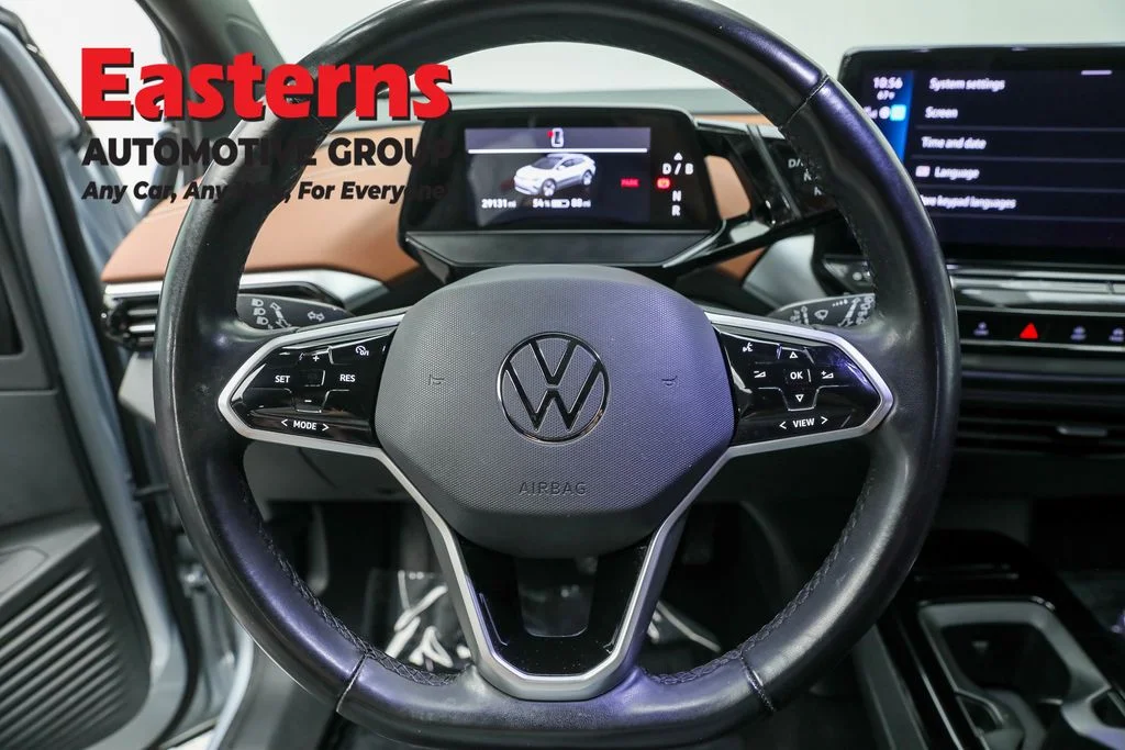 Used 2021 Silver Volkswagen Pro S image 10