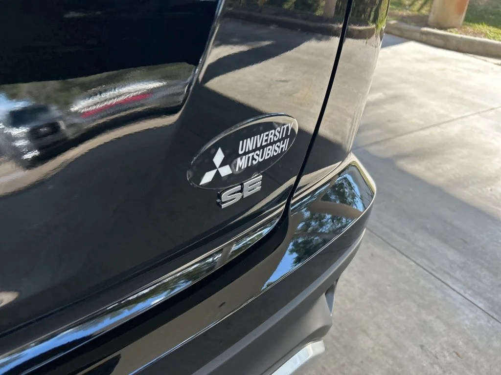 New 2026 Black Mitsubishi SE image 17