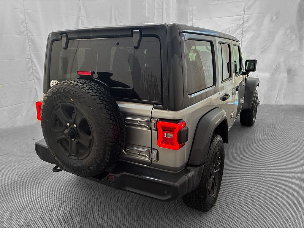 Used 2018 Silver Jeep Unlimited Sport S image 6
