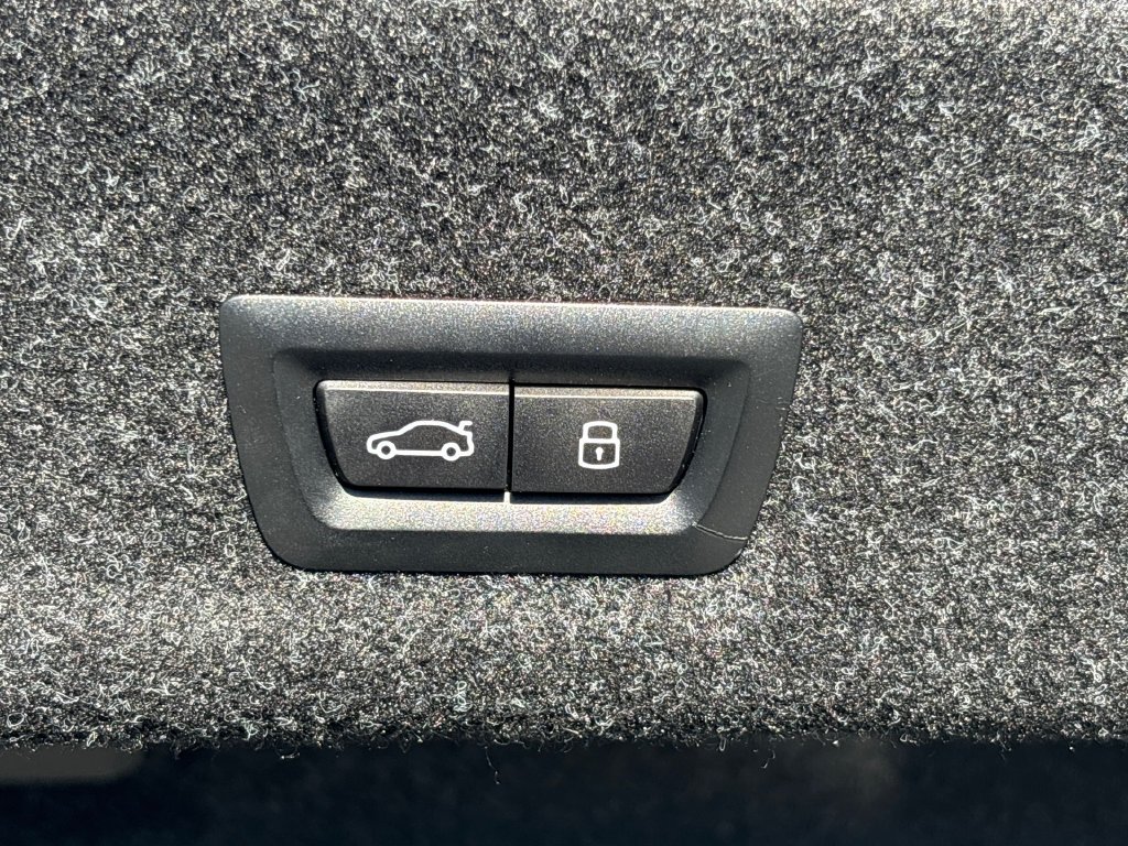 Used 2026 Skyscraper Grey Metallic BMW 330i image 10