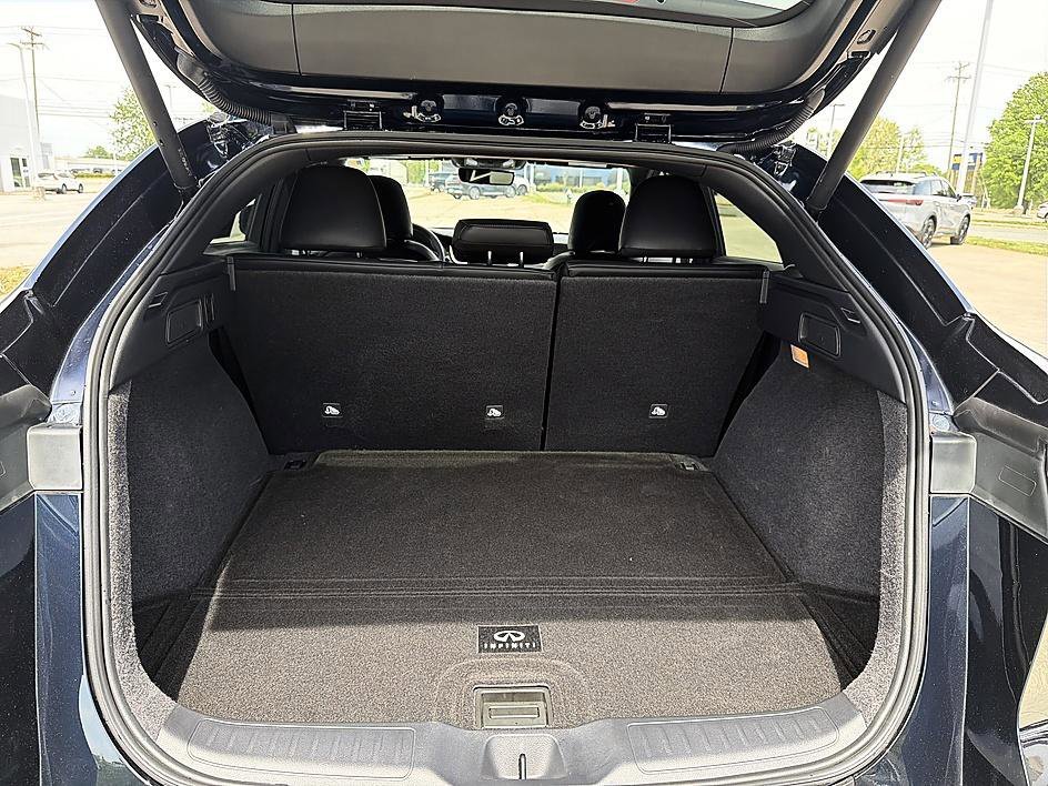 Certified Used 2025 Hermosa Blue INFINITI LUXE image 4