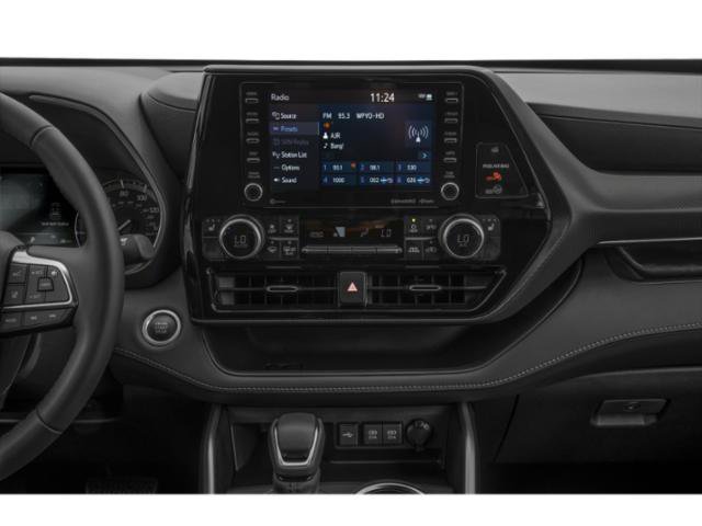 Used 2022 Pearl Toyota XLE image 10